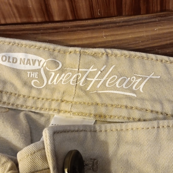 Old Navy the Sweetheart 8 tan khaki pants - Picture 3 of 4